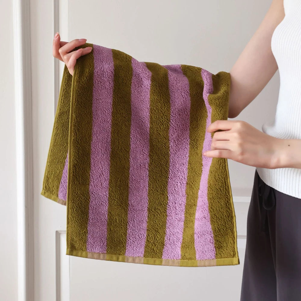 Serviette de Bain Rayée | Tokko Studio.