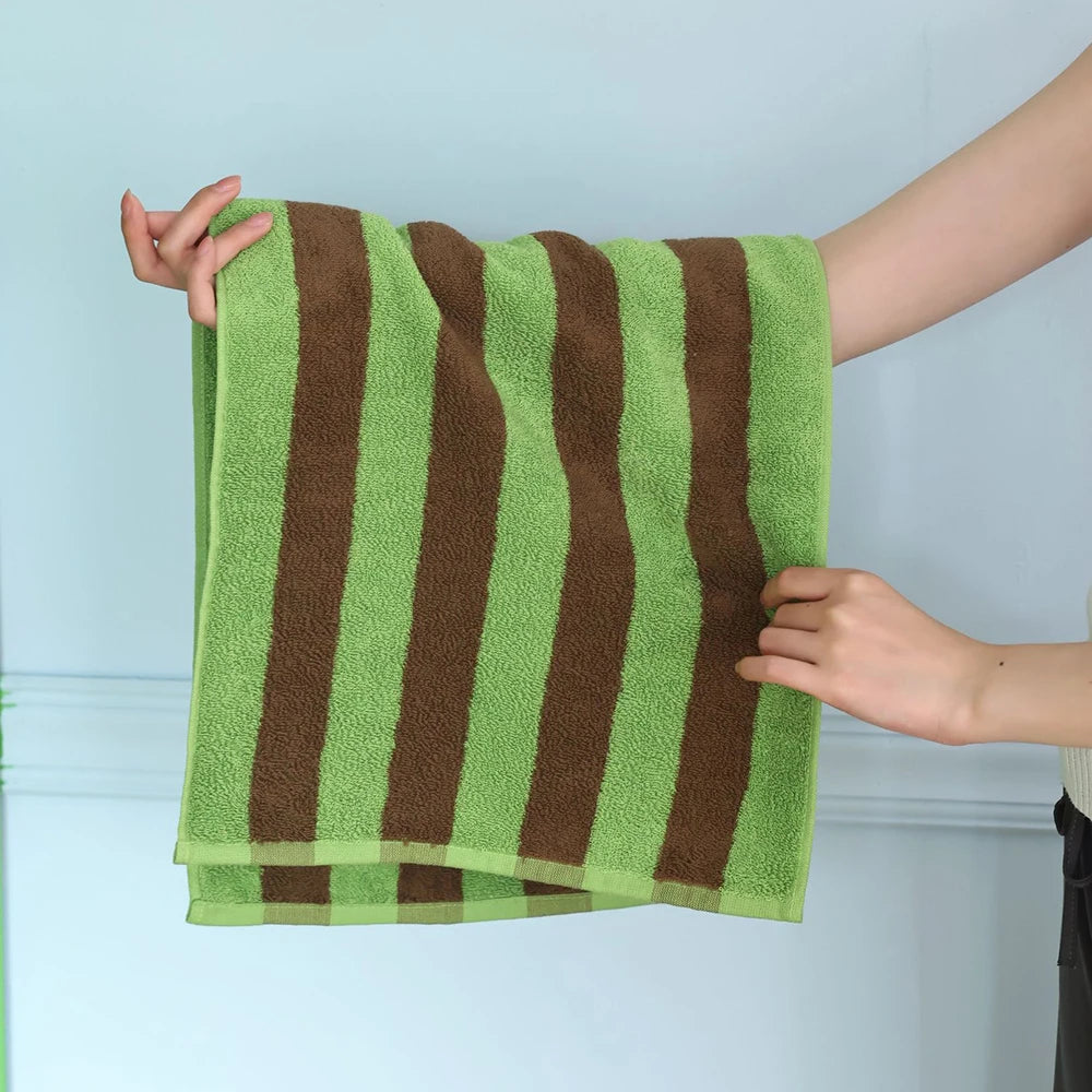 Serviette de Bain Rayée | Tokko Studio.