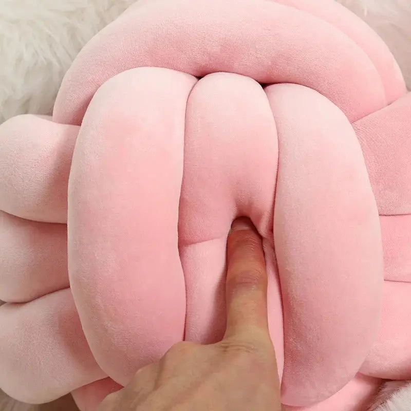 Coussin Boule Nouée Douce | Tokko Studio.