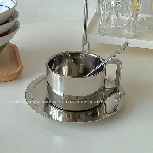 Tasse et Soucoupe en Acier Inoxydable |  Tokko Studio.