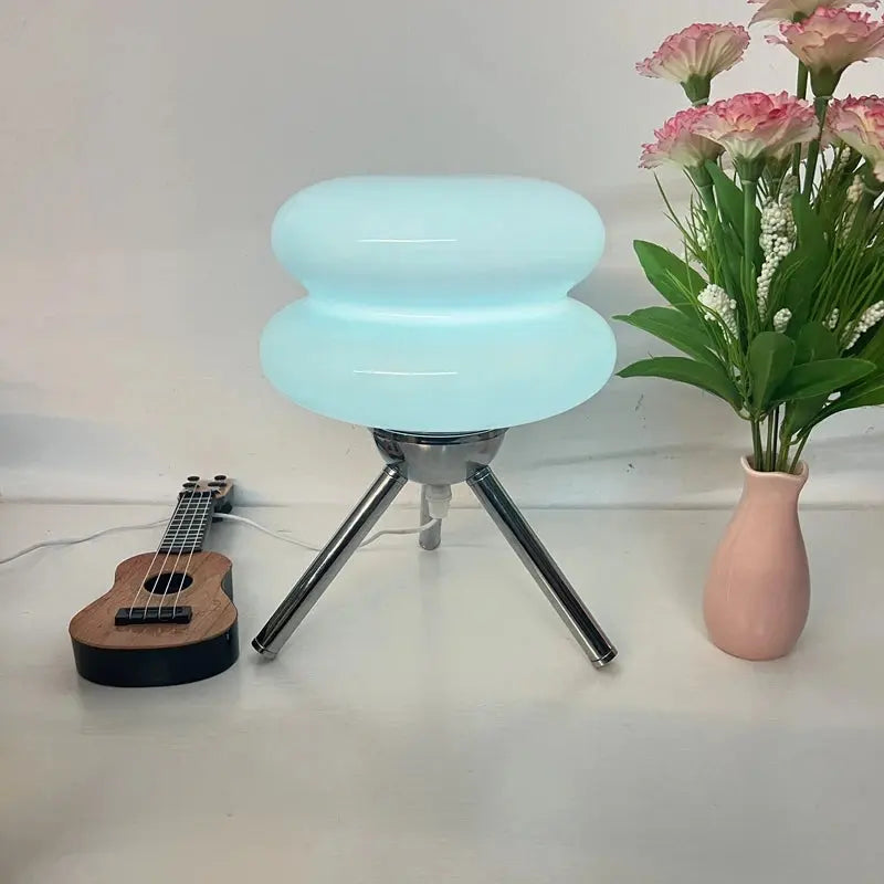 Lampe de Table Tripod |  Tokko Studio.