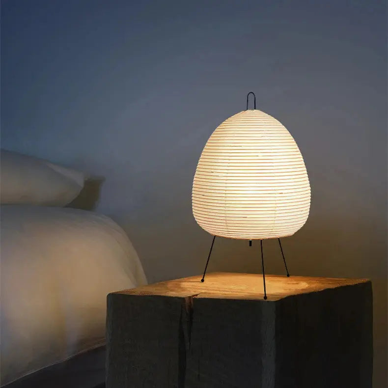 Lampadaire Tripode en Papier de Riz Japonais |  Tokko Studio.