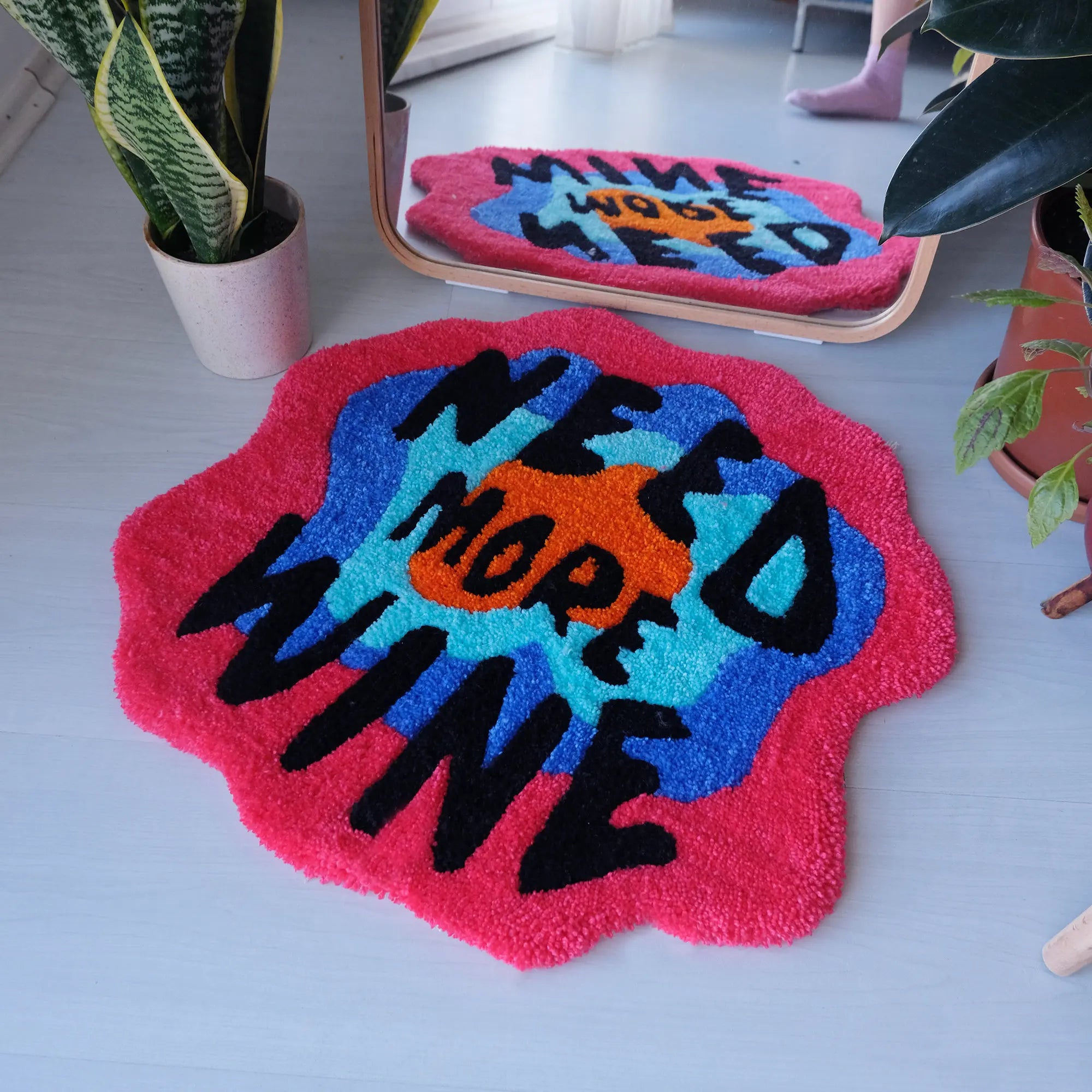 Tapis Tufté "Need More Wine" |  Tokko Studio.