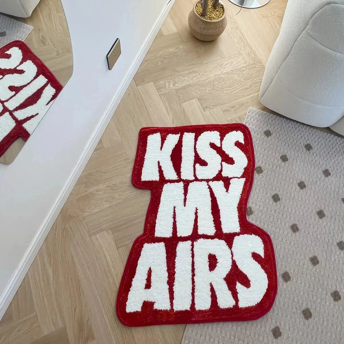 Tapis Rouge Kiss My Airs |  Tokko Studio.