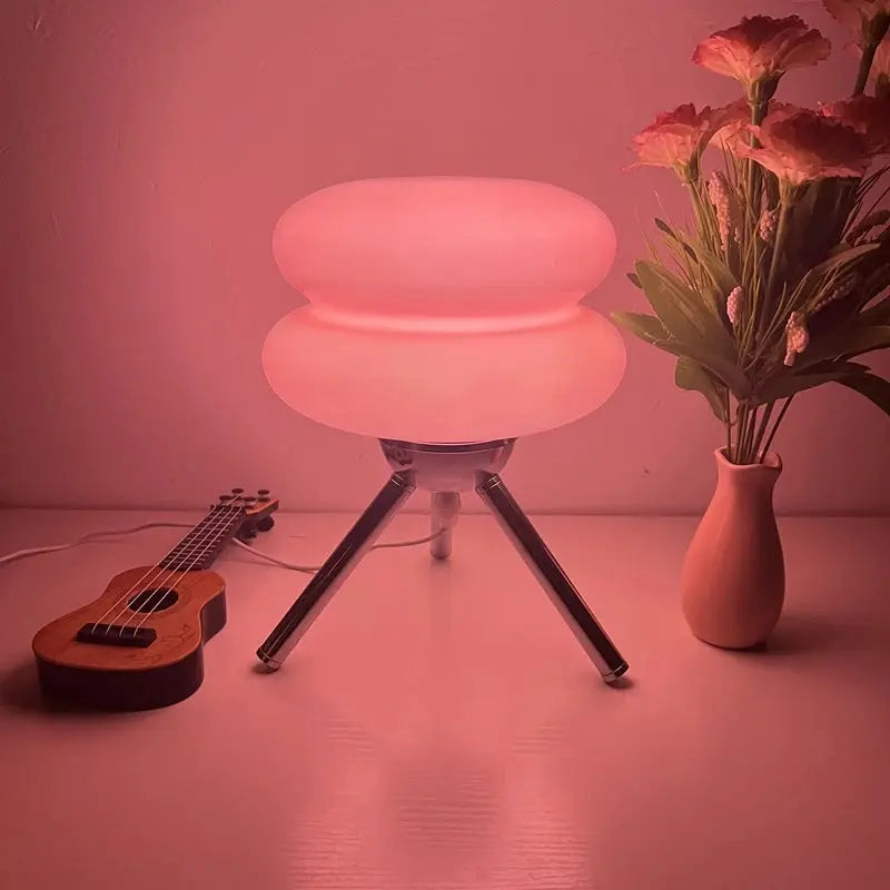 Lampe de Table Tripod |  Tokko Studio.