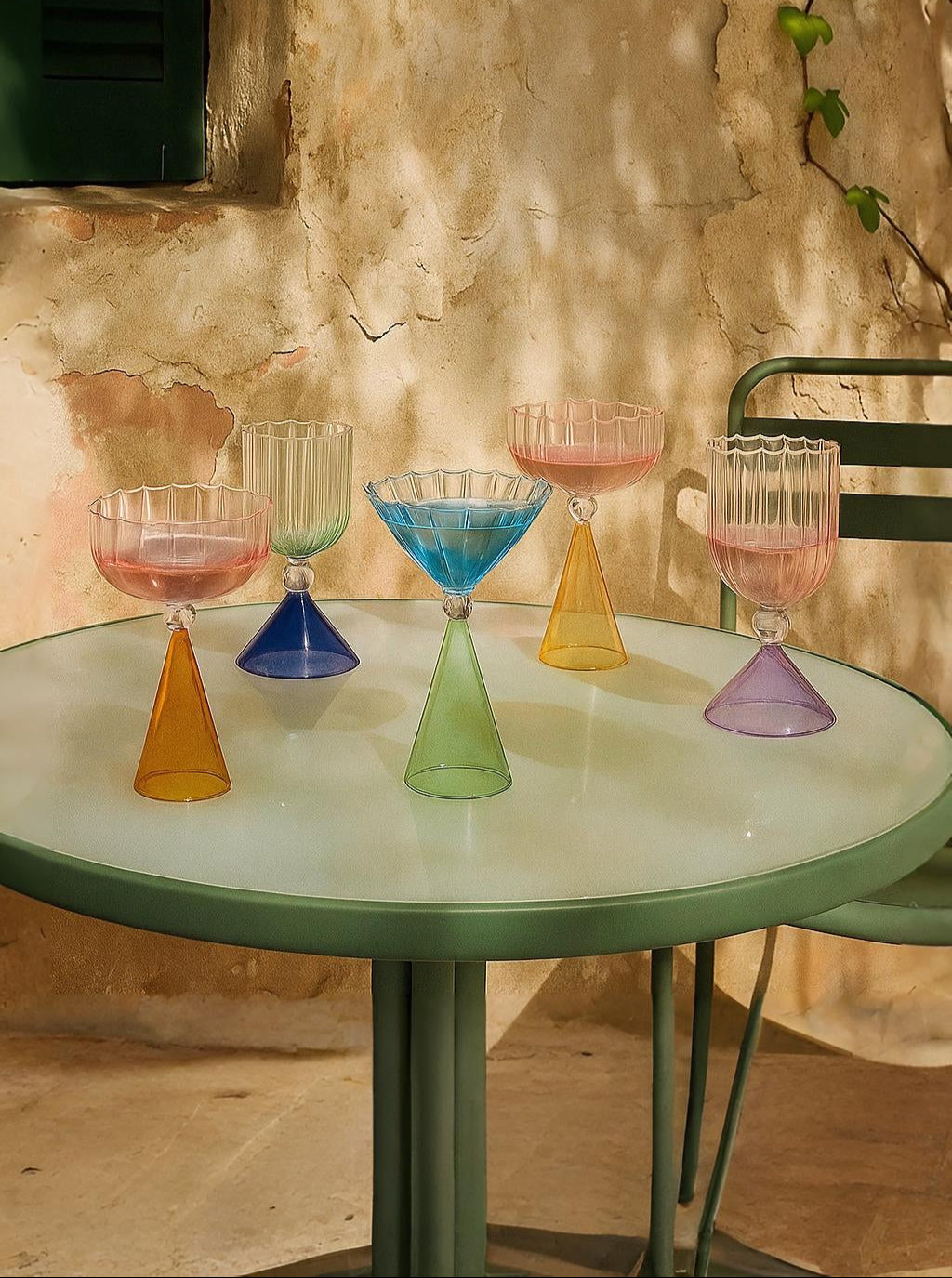 Verre_colore_sous_le_soleil_d_ete